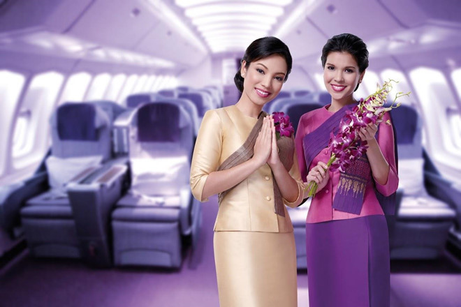Đội ngũ tiếp viên của Thai Airways International cũng được đánh giá rất cao. Hãng này rất chú trọng đến từng tiểu tiết nhỏ nhất để mang tới cho hành khách những tiện nghi và trải nghiệm tốt nhất khi sử dụng dịch vụ. Ảnh: Thai Airways.