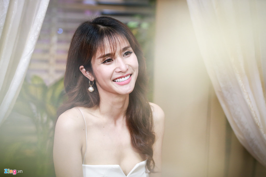 2 năm qua, Thảo Trang đầu tư nhà hàng, mở quán cà phê song tất cả đều thua lỗ hàng tỷ đồng. Cuối cùng, cô quyết định đóng cửa tất cả. Nữ diễn viên thừa nhận bản thân nóng vội, háo thắng, thiếu kinh nghiệm quản lý nên gặp nhiều sai lầm. "Tôi muốn nhanh chóng kiếm được nhiều tiền để sớm mua được nhà, đón con gái về ở cùng. Nhưng dục tốc bất đạt, tôi đã mất trắng số tiền kiếm được trong 2 năm", cô chia sẻ.