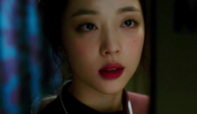 Sau gần 1 tháng ra mắt, Real chỉ bán được chưa đầy 500.000 vé, thua xa tác phẩm cạnh tranh cùng thời điểm là Anarchist from Colony với 2,2 triệu lượt xem. Tác phẩm trở thành "bom xịt" năm 2017 tại Hàn Quốc và là sản phẩm đáng quên trong sự nghiệp diễn xuất của cả Sulli lẫn Kim So Hyun.