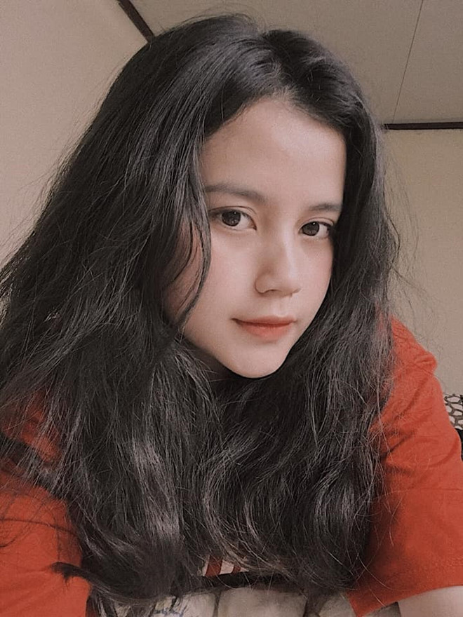 Sở thích lớn nhất của Như Mẫn là chơi đàn và ca hát. 10X có thể chơi guitar, organ, piano. Dự định của cô sau khi tốt nghiệp THPT sẽ tham gia các cuộc thi về âm nhạc. "Mình khá thích những thứ thiên về truyền thống, ví dụ như nấu ăn chẳng hạn", 10X nói.