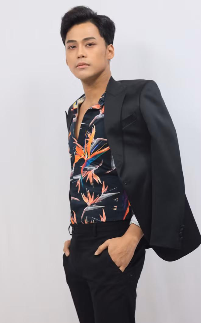 Sau lum xum 'phan thay' Dam Vinh Hung, Phan Ngoc Luan bat ngo tro lai-Hinh-2