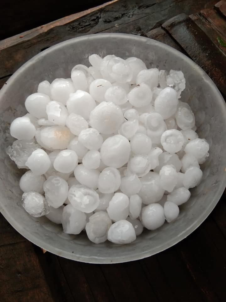 Anh: Mua da to nhu qua trung ga trut xuong nhieu noi o mien Bac-Hinh-6