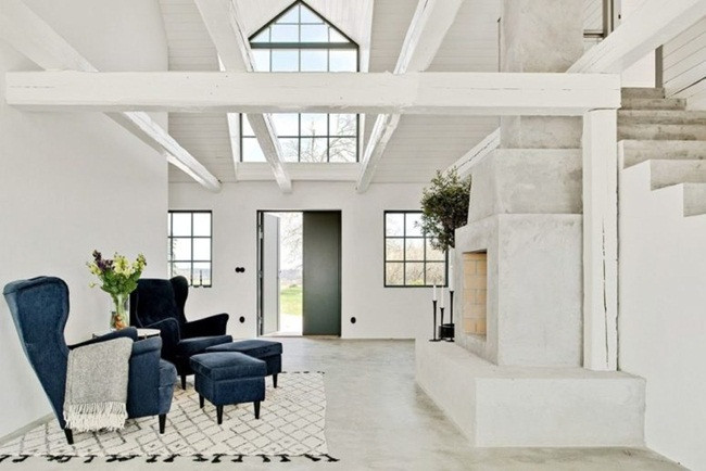 Cửa sổ cao có mục đích hút nhiều ánh sáng tự nhiên nhất, đưa đến cảm giác thoáng đãng, mát mẻ cho căn nhà.