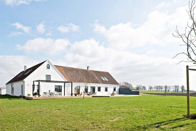  Căn nhà có cấu trúc hình chữ L, tổng diện tích 390m2.