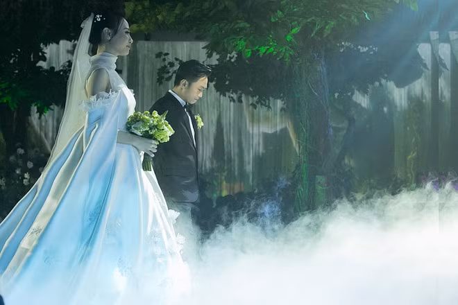 Duy Manh phat ngon soc ve cap doi Cuong Do La - Dam Thu Trang