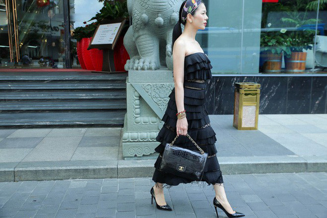 Huong Tram vo tinh tiet lo cat-xe 