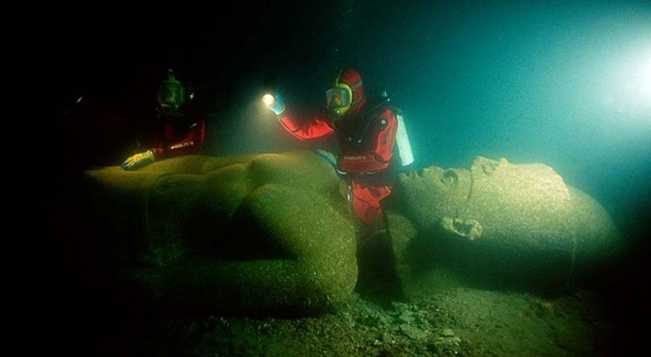 Phat hien ngoi den bi an va kho bau chim duoi day bien 1.200 nam-Hinh-3