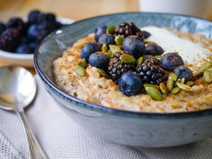 Bi quyet giup Nu hoang Anh du 93 tuoi van manh khoe, minh man-Hinh-2