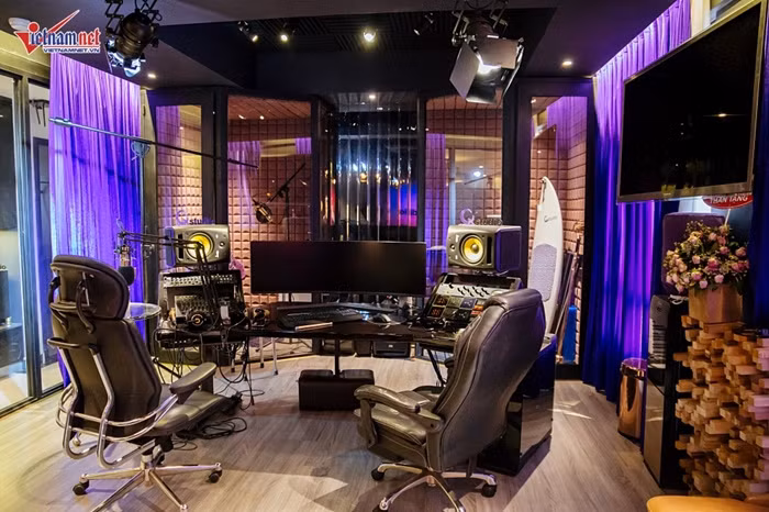 Đây là không gian Lương Bằng Quang tâm đắc nhất: phòng thu âm mang tên Q Studio.