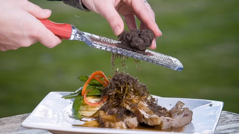 Loai nguyen lieu nau an chi danh cho gioi sieu giau, gia 7000 USD/kg-Hinh-2