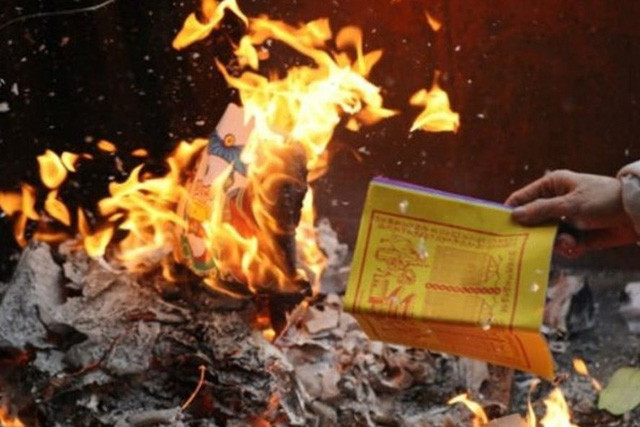 Hot tien ty nho buon vang ma dau nam moi