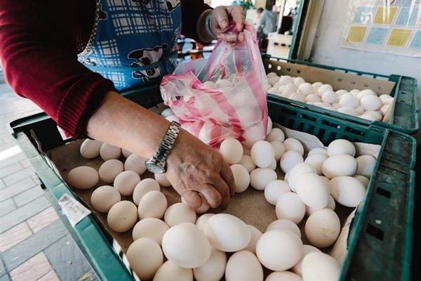 Khong rua tay sau khi so vao trung, nguoi phu nu bi hoai tu 90% ruot