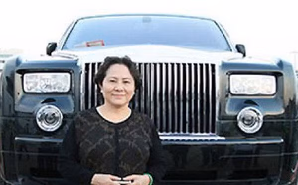 Nu dai gia cuoi Rolls-Royce, benh tat pha san, cuoi doi xo kham-Hinh-4