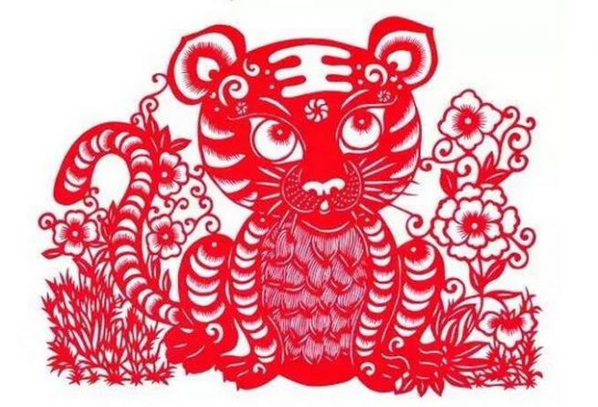 Từ cuối năm trở đi, những chuyện xui xẻo dần qua hết, tuổi Dần liên tục gặp được vận đỏ, không chỉ kiếm được nhiều tiền mà mọi chuyện trong nhà đều yên ấm, hạnh phúc. 