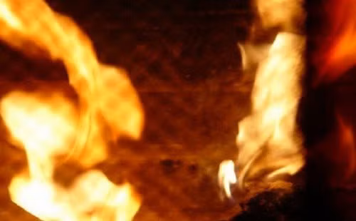 Nguyen nhan sung so chong nhan tam tam xang dot vo trong dem