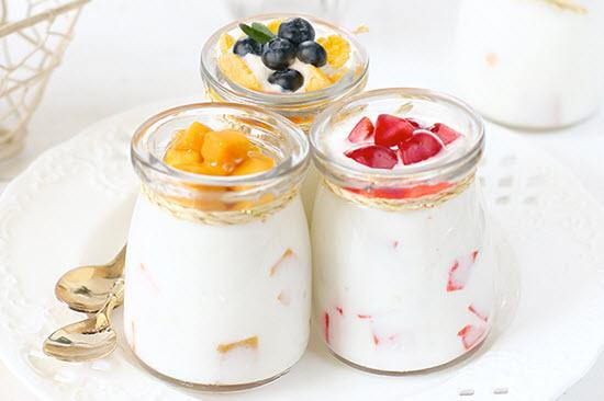 Sữa chua là nguồn thực phẩm giàu probiotic, mang đến nhiều lợi ích cho hệ tiêu hóa - Ảnh minh họa: Internet