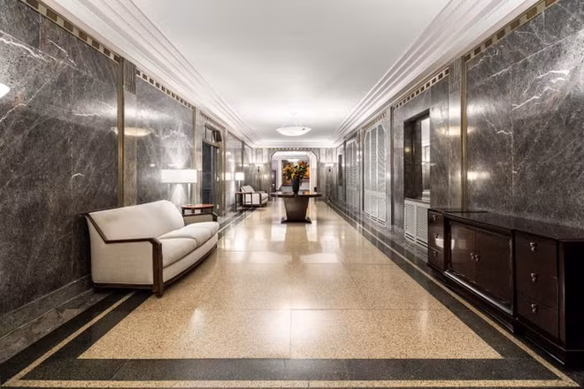 Những căn hộ thông thường được rao bán ở đây có giá từ 1,9 triệu USD đến 8,5 triệu USD.