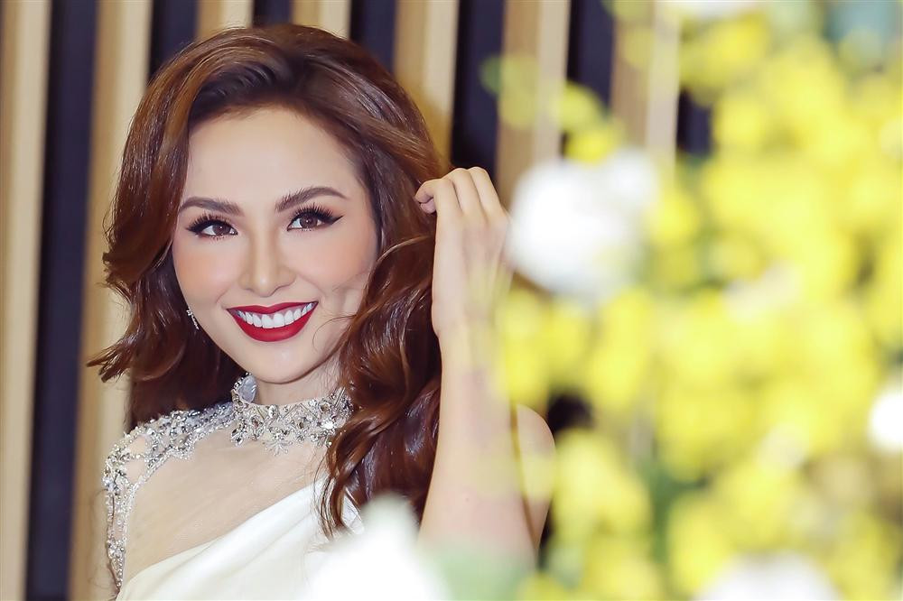 HH Diem Huong: 'Toi mat hang trieu do trong 9 nam dang quang'-Hinh-4