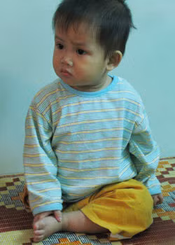 Ngoai hinh thay doi bat ngo cua be so sinh bi me bo roi sau 13 nam