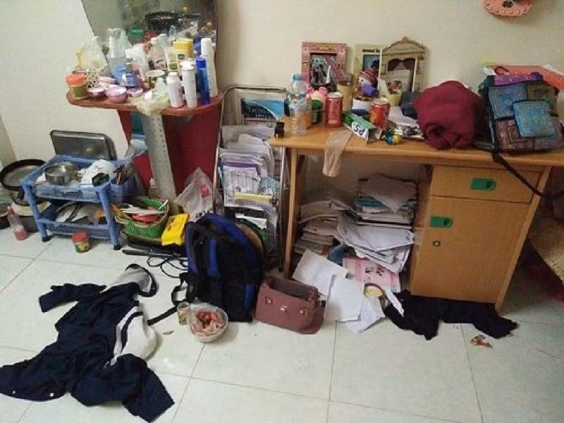 Noi kho cua nguoi o tro chung: Nha cua khong khac gi bai rac-Hinh-3