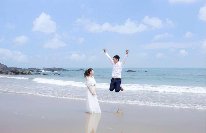 Yeu xa 1 nam, lan dau gap da vao khach san va cai ket bat ngo-Hinh-2