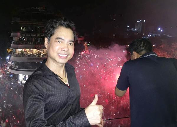 Danh ca Ngoc Son lam dieu chua tung co de co vu Viet Nam dau Thai Lan