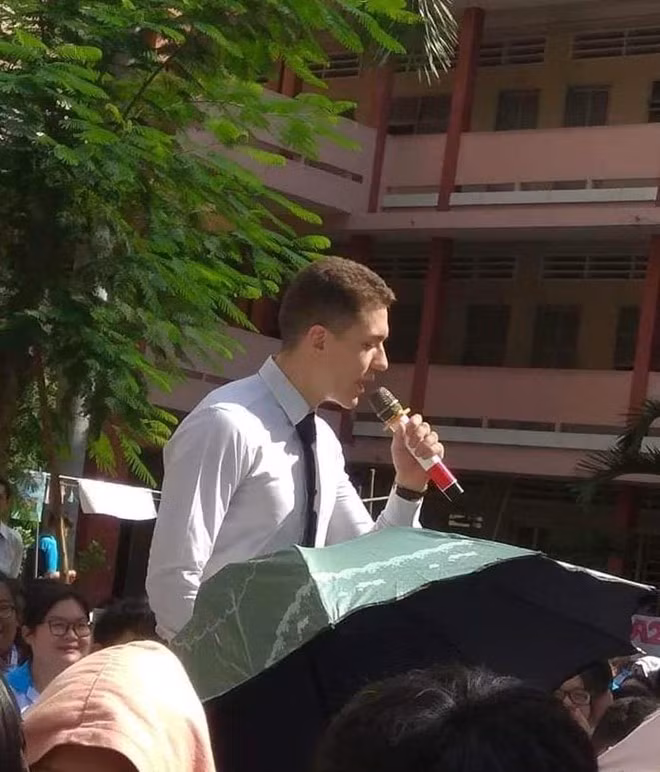 Co giao Romania va nhung thay giao Tay tai Viet Nam-Hinh-3