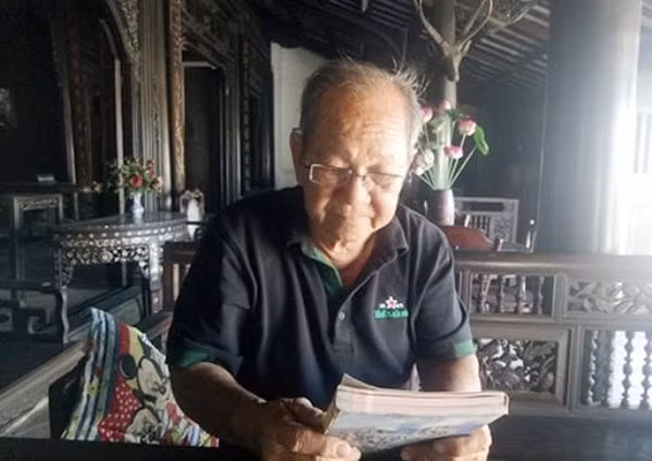 Ngôi nhà này được đánh giá là sự hội tụ nhiều yếu tố văn hóa khác nhau, phù hợp với điều kiện tự nhiên khí hậu thổ nhưỡng. Đồng thời, nghệ thuật chạm trổ của ngôi nhà đã đạt đến đỉnh cao về nghệ thuật điêu khắc gỗ ở thế kỷ XIX. Ông Mai Văn Tới cho biết, để xây dựng ngôi nhà, gia chủ đã thuê hơn 300 thợ từ Cố đô Huế vào Bình Dương để xây và kéo dài trong 3 năm liền. Sở dĩ ngôi nhà nằm kế và hướng ra sông Sài Gòn vì trước đây chủ nhà là ông chủ của xưởng đóng tàu lớn nhất Bình Dương lúc bấy giờ. Đặc biệt, ngôi nhà không cho phép phụ nữ bước vào dù đó là con hay cháu của gia chủ.