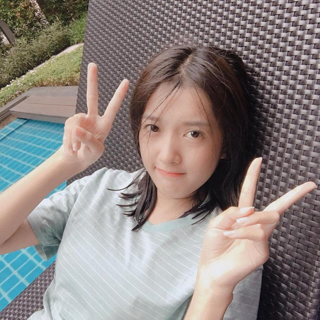 Purewarin từng cho Zing.vn hay bản thân rất vui khi nhận được nhiều sự yêu mến của các bạn trẻ Việt Nam. Cô cho biết luôn cố gắng đọc hết những bình luận của mọi người dưới các bài đăng. "Mình từng có cơ hội nói chuyện với một bạn fan Việt Nam. Bạn ấy rất đáng yêu, còn vẽ tranh tặng mình nữa", 9X chia sẻ. Purewarin cũng bày tỏ mong muốn được đến Việt Nam du lịch trong tương lai.