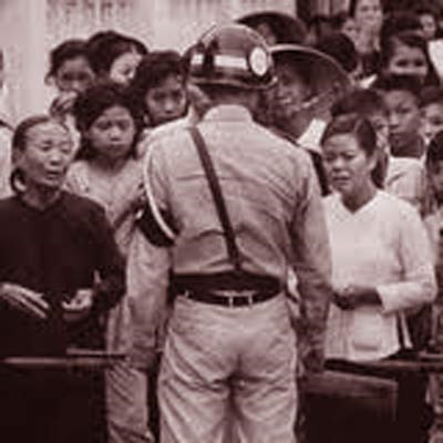 Nhiều người dân bị tra xét để tống giam.