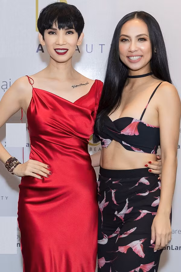 MC Huyền Ny chuộng phong cách gợi cảm mỗi khi xuất hiện.