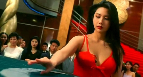 Ngày trẻ, Khâu Thục Trinh là nữ diễn viên nổi tiếng qua những tác phẩm "Thần Bài trở lại", "Lộc Đỉnh Ký", "Chuyên gia xảo quyệt"...