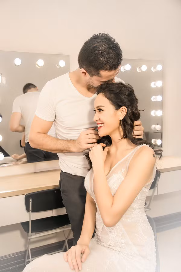 Bi quyet giu lua hon nhan cua 2 sieu mau nong bong lay chong Tay