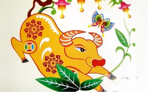 Thần tài sẽ ghé thăm nhà người tuổi Sửu trong tháng 3/2019, giúp tài lộc ùa vào két ào ào như phong ba bão táp. Nếu kiên trì theo đuổi đam mê, dám dấn thân Sửu sẽ càng giàu sang vô đối. (*Thông tin chỉ mang tính tham khảo, chiêm nghiệm).