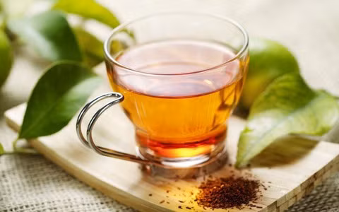 Cai thien suc khoe nao bo tu viec uong tra thuong xuyen