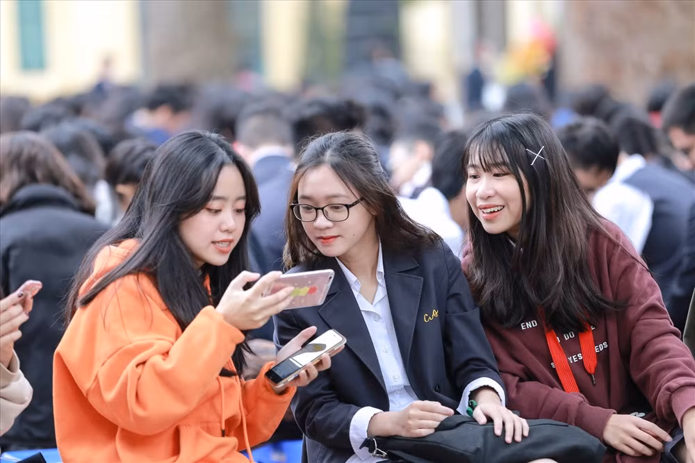 Trường THPT Chu Văn An tổ chức nhiều hoạt động tri ân ý nghĩa mừng Ngày nhà giáo Việt Nam 20.11.