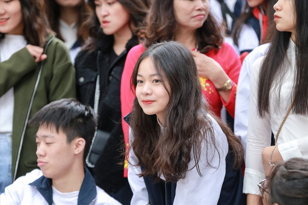 Nét đẹp hồn nhiên của các em học sinh.