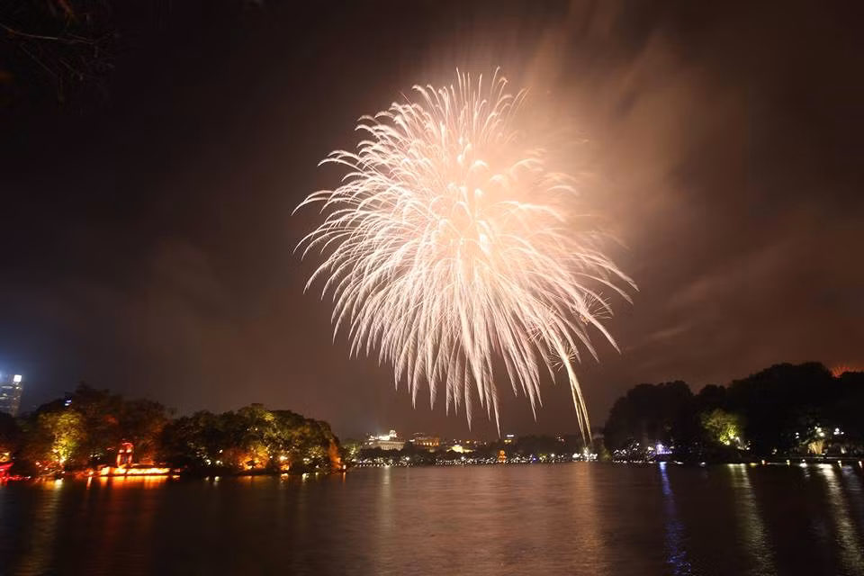 Chương trình pháo hoa kéo dài 15 phút.