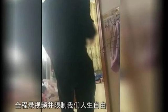 Dang ngu voi ban gai thi nguoi la xong vao tan cong