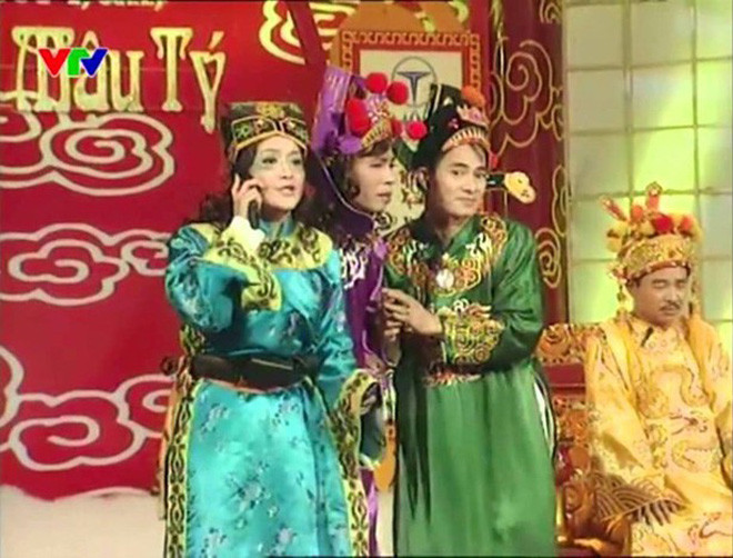 Năm 2008, Vân Dung chuyển sang đóng Táo Báo chí. Nhân vật của Vân Dung là điểm nhấn khó quên trong mỗi chương trình.