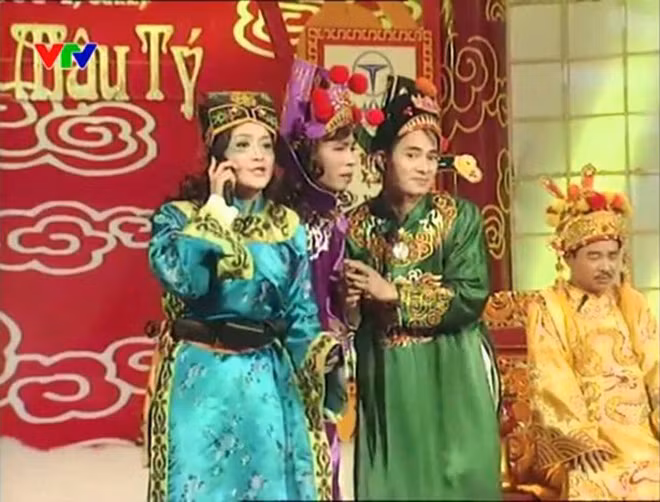 Năm 2008, Vân Dung chuyển sang đóng Táo Báo chí. Nhân vật của Vân Dung là điểm nhấn khó quên trong mỗi chương trình.