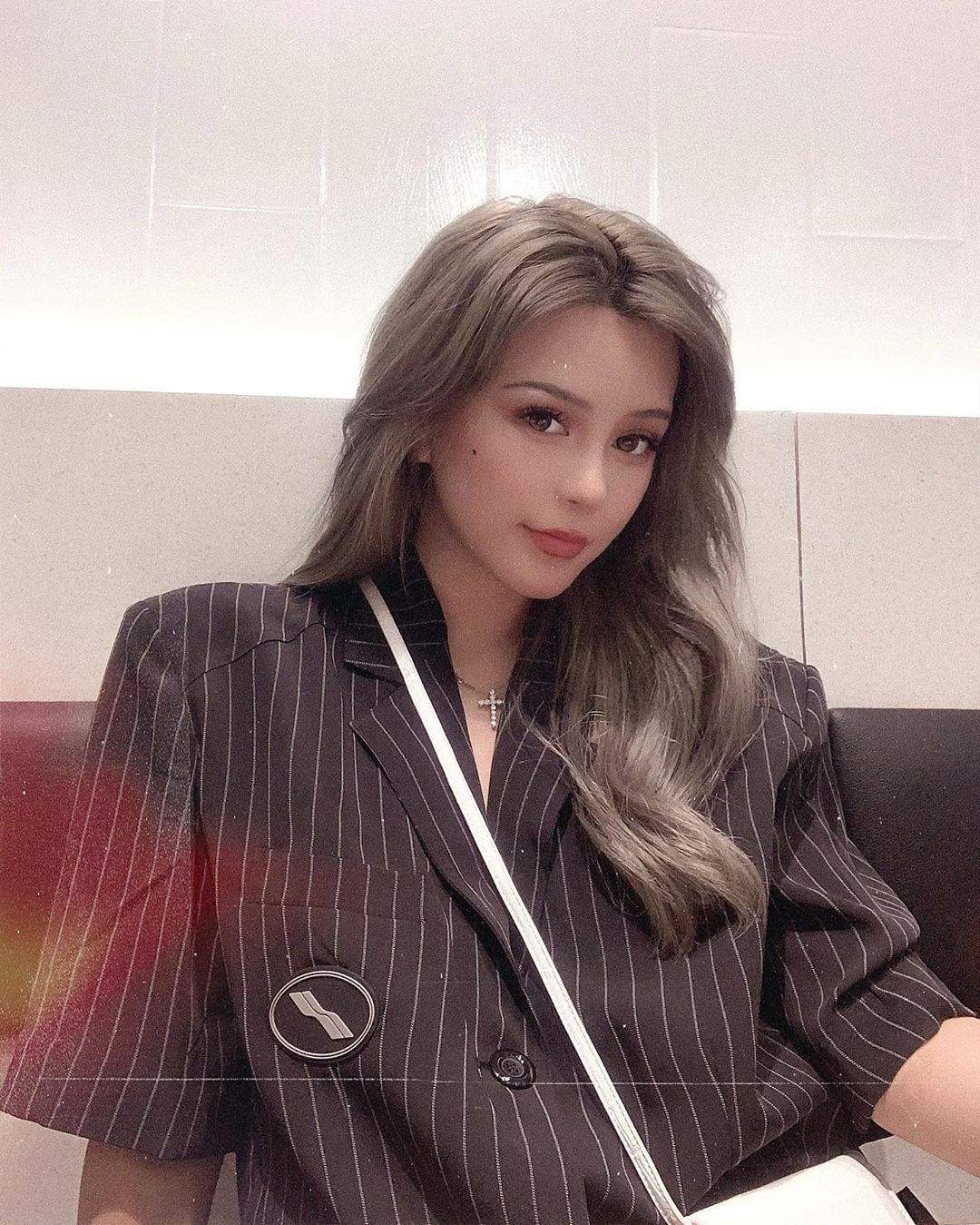 Ngoại hình tương đối ưa nhìn của cô nàng Cống Nhất