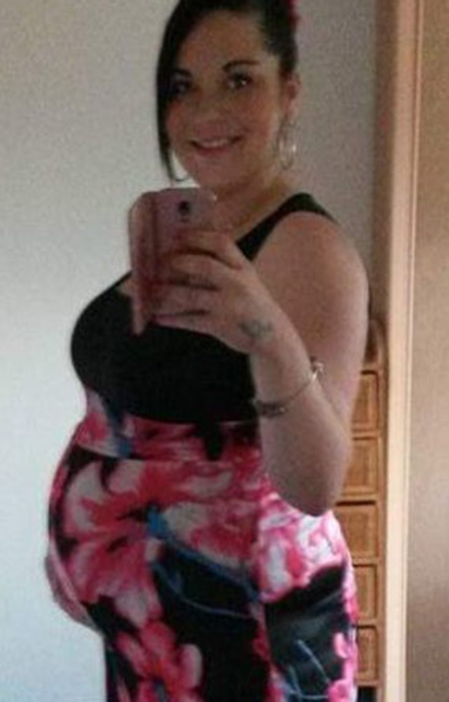 Bac si mac sai lam kho tin khien thai phu 8 thang dau don mat con