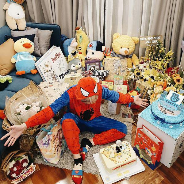 Duc Phuc hau dao keo: Nuoi em trai, tau nha sang chanh-Hinh-2