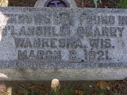 Hai cot be trai troi noi trong ao va bi mat ve “Tieu lanh chua Fauntleroy“