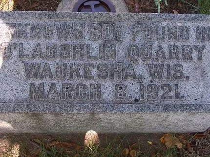 Hai cot be trai troi noi trong ao va bi mat ve “Tieu lanh chua Fauntleroy“