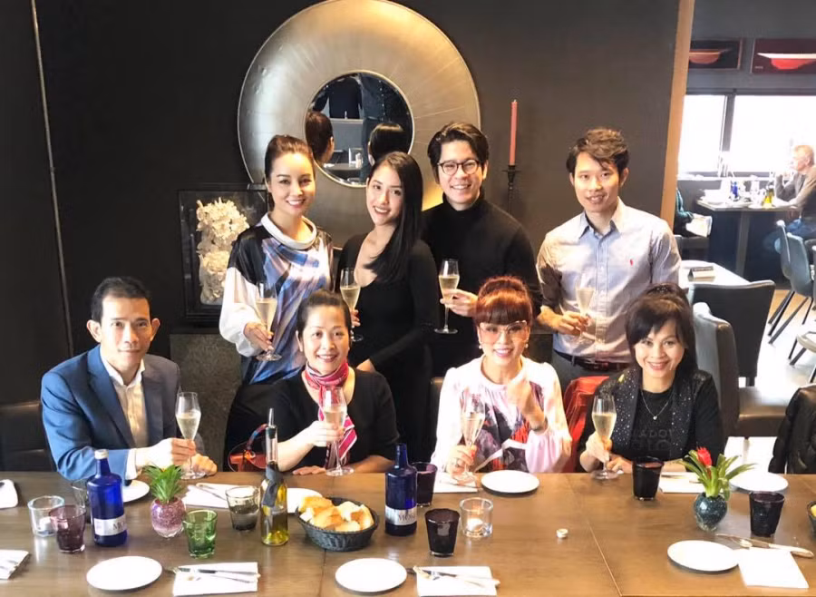 Mai Ho khoe hanh phuc moi ben chong dien trai va con gai moi sinh