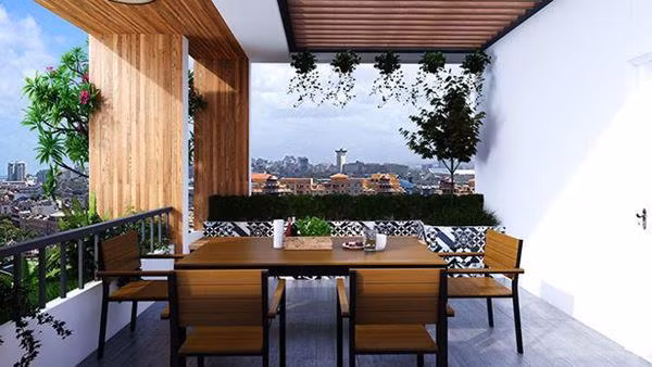 Sân thượng thoáng mát với vườn cây xanh mướt.