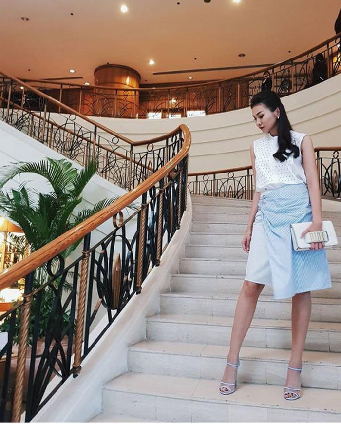 Luôn giữ cho mình thái độ làm việc nghiêm túc, hình ảnh nói không với scandal nên Thanh Hằng trở thành một trong những gương mặt được nhiều nhãn hàng săn đón. Mới đây trên trang cá nhân, Thanh Hằng chia sẻ: "Mình không làm được gì lớn lao, chỉ cố gắng làm cho bản thân và những người xung quanh luôn được cảm thấy vui vẻ. Merry X-mas mọi người nhá. Hy vọng cơn bão đừng giận dữ quá với người Sài Gòn tối nay!". Kèm theo đó là hình ảnh "bà mẹ chồng Ba Trân" ngồi bên cây thông Noel được trang trí trang hoàng, lấp ló phía sau là tủ đồ ngập hàng hiệu.