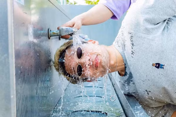 Nước đổ đầu vịt chăng?